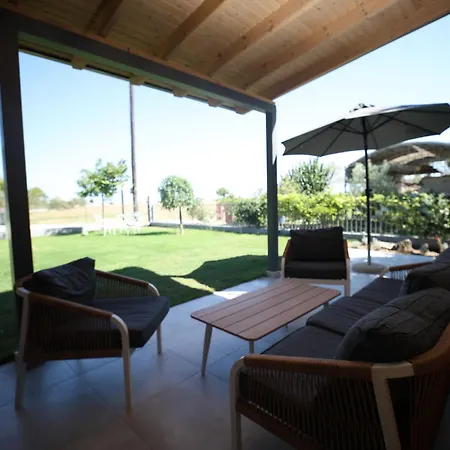 Seafront Eclectic Peaceful House With Garden וילה Olympiakí Aktí
