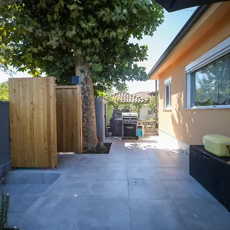 Seafront Eclectic Peaceful House With Garden *