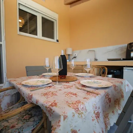 빌라 Seafront Eclectic Peaceful House With Garden *